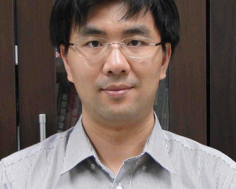 陳佳誼 副教授 兼 系主任科技管理所所長